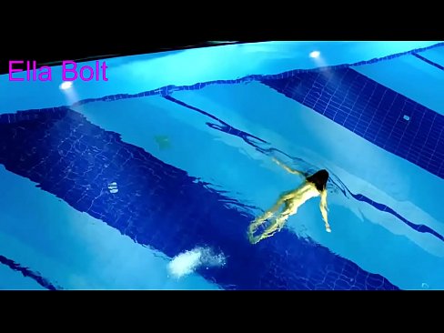 ❤️ Jeg kan ikke stoppe med at se, ung blondine fanget i at svømme nøgen i ELLA BOLT resort pool ️ Porn video at da.prendiporno.ru ❌