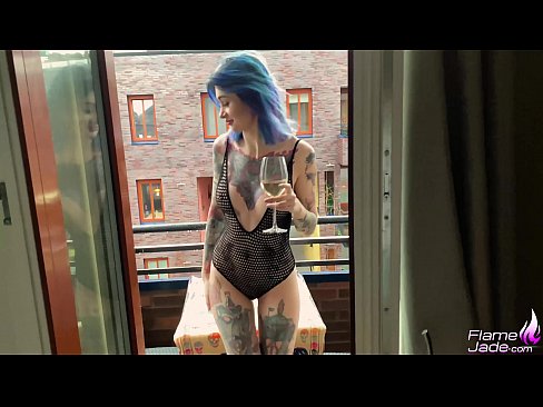 ❤️ Kæmpe pige suger med en sut og knepper lidenskabeligt under åben himmel ️ Porn video at da.prendiporno.ru ❌